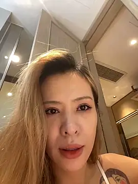 miumiu-66 online show from November 17, 1:26 pm