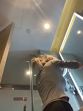 miumiu-66 online show from February 12, 8:25 am