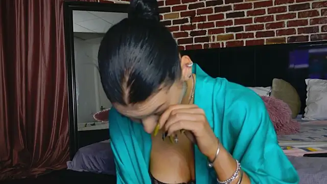 Snapshot of MeganSin_ chatting on October 8, 4:25 am MeganSin online show from October 8, 4:25 am