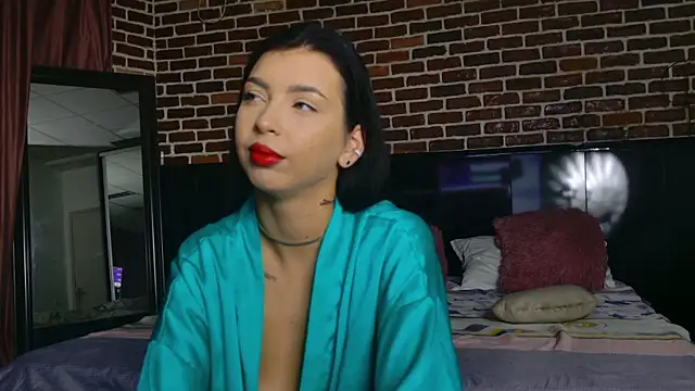 Snapshot of MeganSin_ chatting on October 4, 4:47 am MeganSin online show from October 4, 4:47 am
