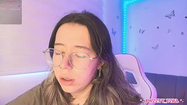 sweettvera online show from May 11, 1:01 pm