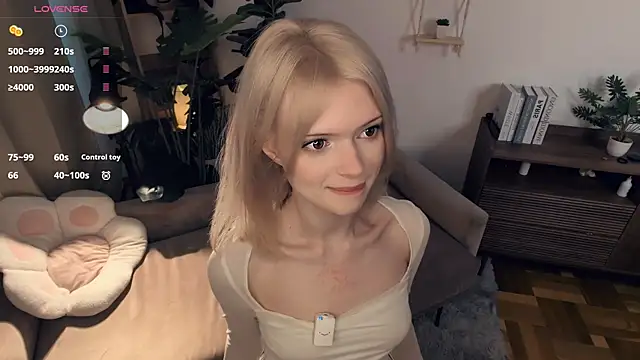 LaureMestler online show from April 29, 10:52 am