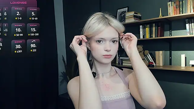 LaureMestler online show from January 15, 1:14 pm