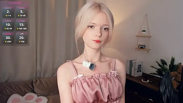 LaureMestler online show from February 22, 11:01 am