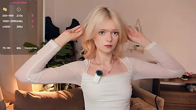 LaureMestler online show from March 22, 8:27 am