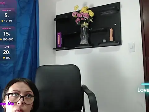 Snapshot of f3rnanda18 chatting on September 29, 1:28 pm f3rnanda18 online show from September 29, 1:28 pm