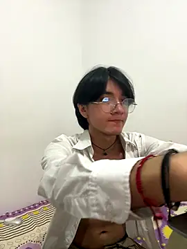 Matti Mendez  online show from October 21, 3:33 pm