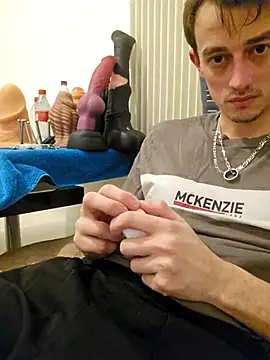 Snapshot of Chrisou73 chatting on March 2, 8:05 pm Chrisou73 online show from March 2, 8:05 pm