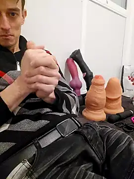 Snapshot of Chrisou73 chatting on February 14, 4:18 pm Chrisou73 online show from February 14, 4:18 pm