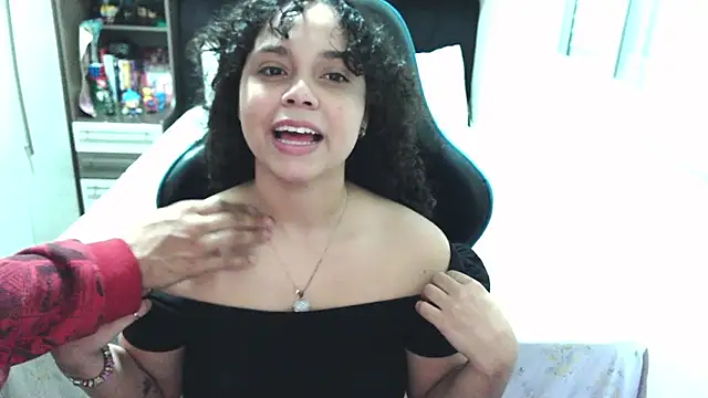 sweetamy326 online show from June 11, 11:35 pm
