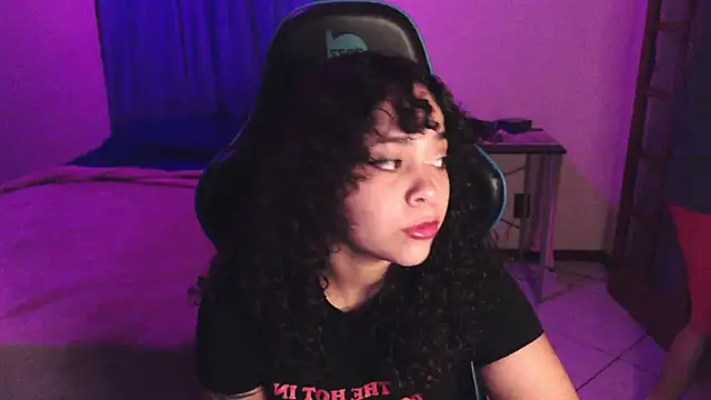 Snapshot of sweetamy326 chatting on May 14, 10:18 pm sweetamy326 online show from May 14, 10:18 pm