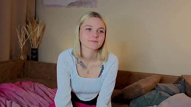 KelleDomin online show from October 22, 7:24 pm