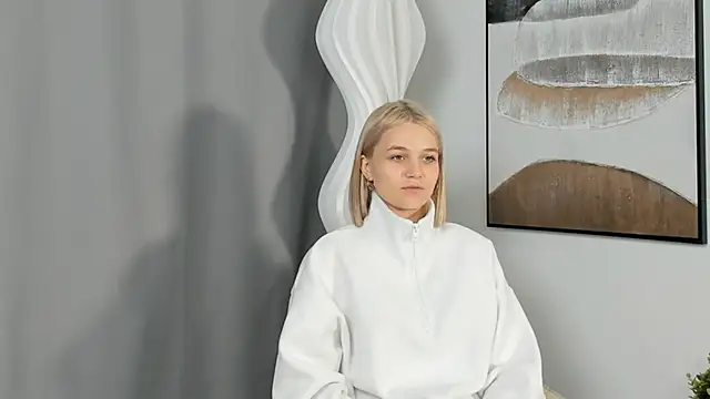 KelleDomin online show from September 24, 9:05 am