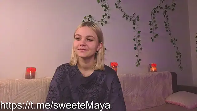 KelleDomin online show from November 4, 7:06 pm