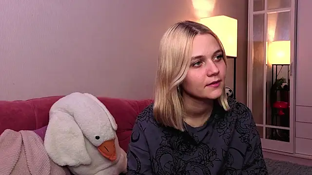 KelleDomin online show from October 26, 7:36 pm