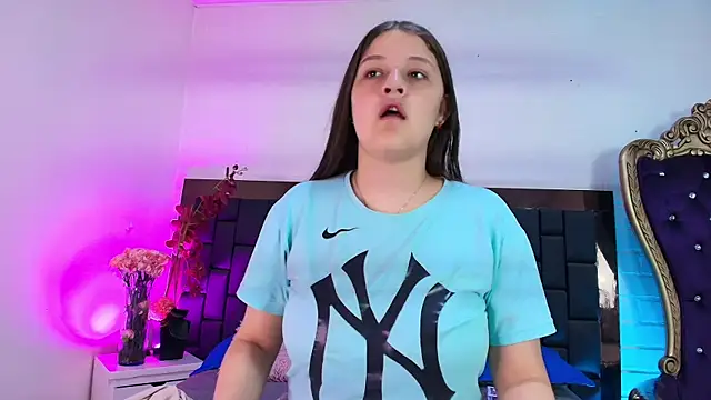 Krystal Heartss online show from November 28, 3:01 pm