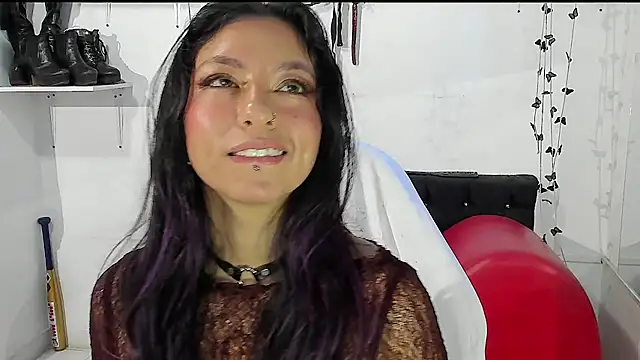 Snapshot of ValeryTatto chatting on July 2, 12:44 pm ValeryTatto online show from July 2, 12:44 pm