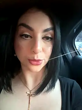 LlianneDiamond1 online show from December 3, 10:09 pm