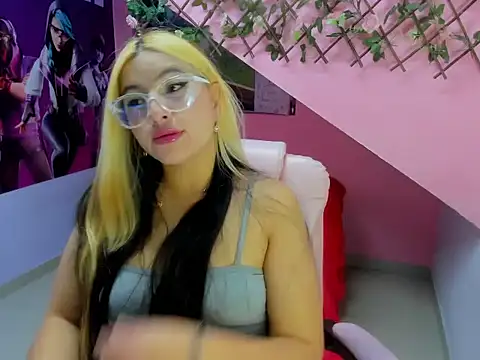 missylove303av online show from October 15, 2:36 pm