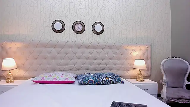 VaniaRose online show from November 15, 1:26 pm