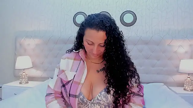 VaniaRose online show from November 10, 1:49 pm