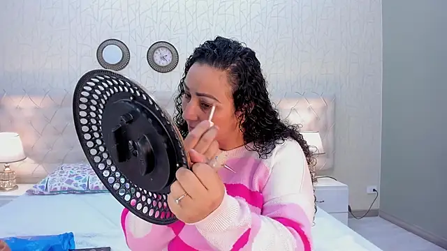 VaniaRose online show from November 26, 1:44 pm