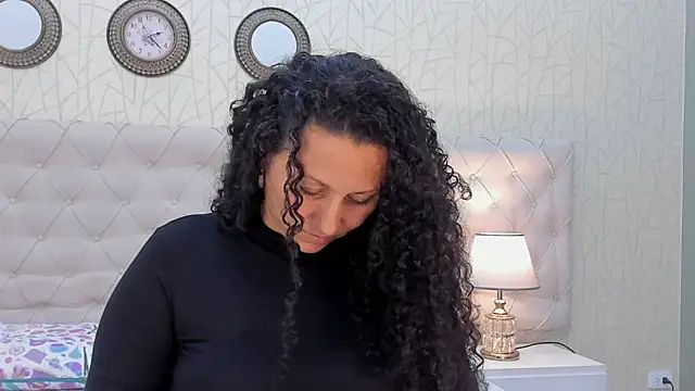 VaniaRose online show from November 28, 1:22 pm