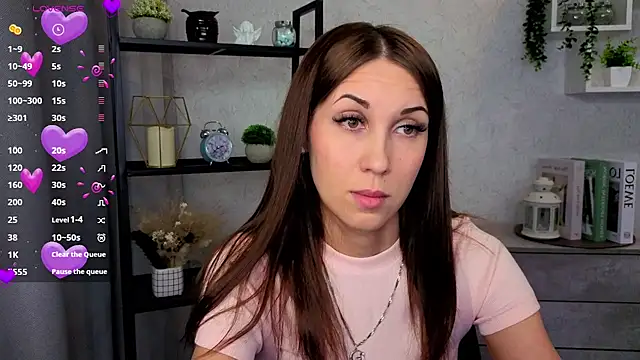 DreamVelour online show from January 12, 7:20 pm