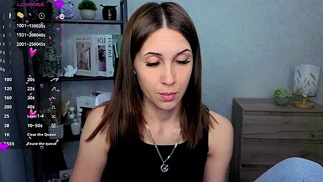 DreamVelour online show from March 16, 8:11 pm