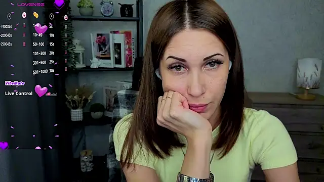 DreamVelour online show from February 12, 5:56 pm