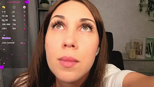 DreamVelour online show from December 20, 7:50 pm