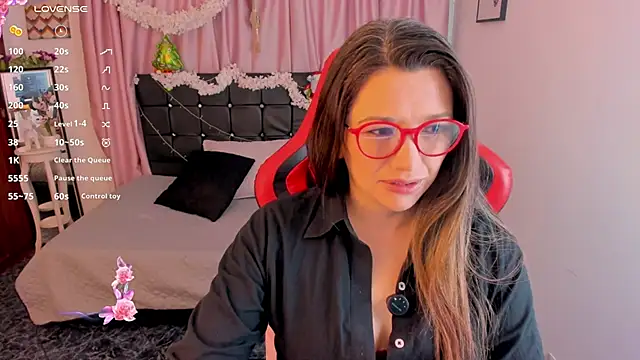 Hanna MA online show from December 18, 2:43 pm