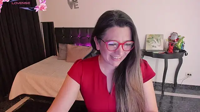 Hanna MA online show from November 25, 3:23 pm