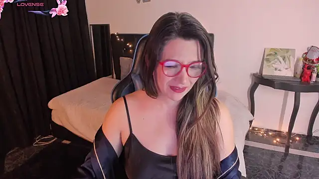 Hanna MA online show from November 28, 9:04 pm