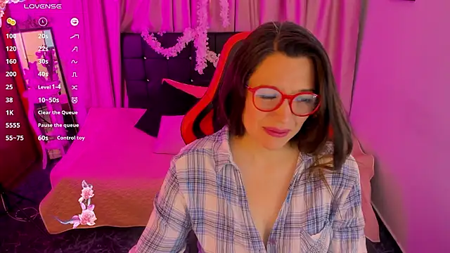 Hanna MA online show from February 11, 3:23 pm