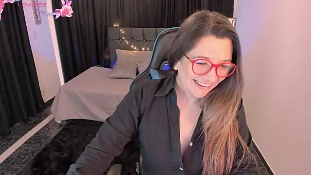 Hanna MA online show from November 5, 3:37 pm