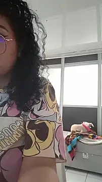 LondonHilton online show from February 28, 9:25 pm