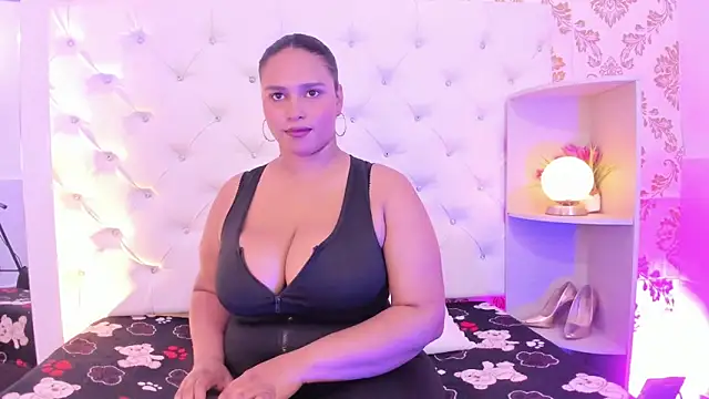 Snapshot of afrodita-Stone chatting on December 23, 3:50 am afrodita-Stone online show from December 23, 3:50 am