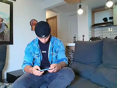 Snapshot of Marko_Toro__ chatting on September 29, 3:57 am Marko Toro   online show from September 29, 3:57 am