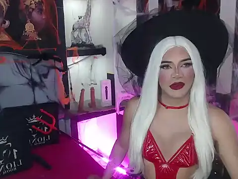 Snapshot of Sophia_hott01 chatting on October 25, 11:53 am Sophia hott01 online show from October 25, 11:53 am