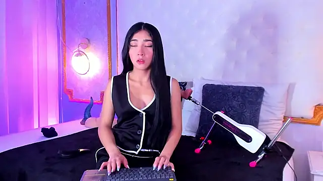 Mariana Kalo online show from February 7, 10:34 am