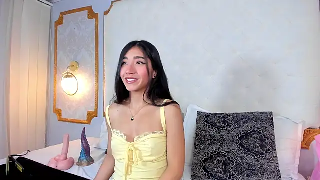 Mariana Kalo online show from November 2, 8:30 am