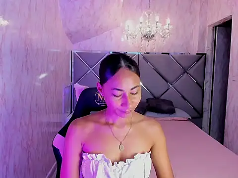 Snapshot of Nia_imanni chatting on October 3, 7:37 pm Nia imanni online show from October 3, 7:37 pm