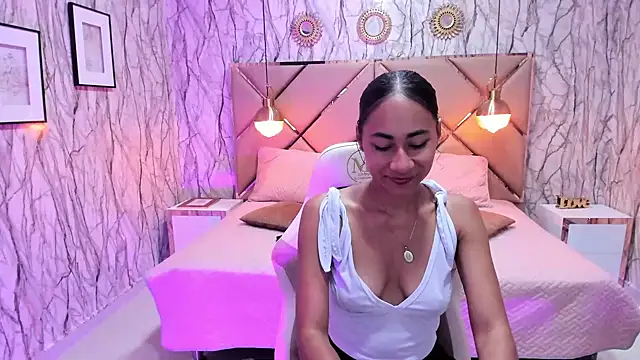 Snapshot of Nia_imanni chatting on September 27, 12:00 pm Nia imanni online show from September 27, 12:00 pm