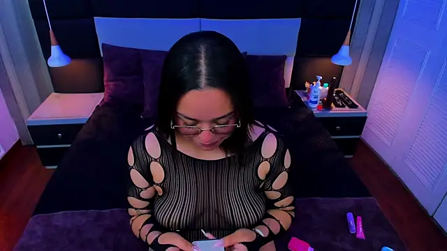 annytovar online show from October 8, 9:04 pm