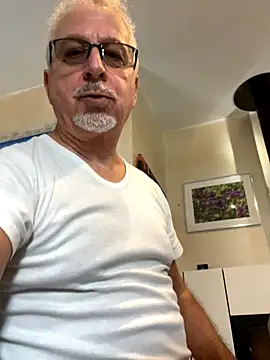 Snapshot of Roccobis chatting on November 21, 9:52 am Roccobis online show from November 21, 9:52 am