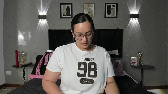 Michell Monet online show from October 27, 11:44 am