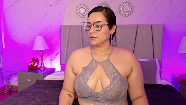 Snapshot of Michell_Monet chatting on July 15, 2:46 pm Michell Monet online show from July 15, 2:46 pm