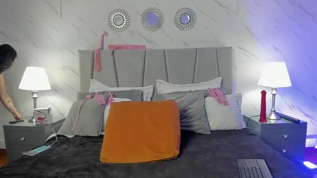 Michell Monet online show from October 29, 12:15 pm