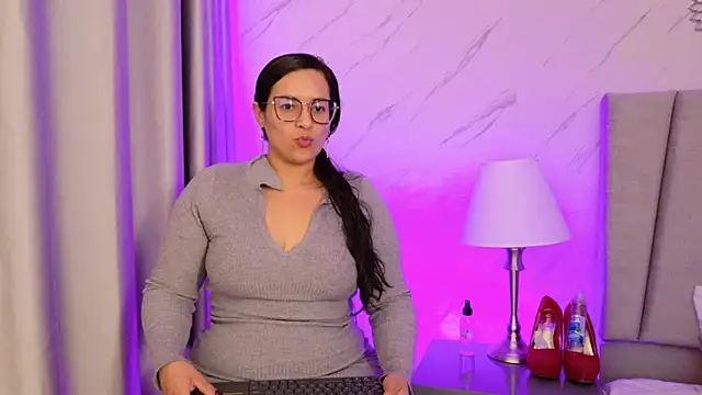 Snapshot of Michell_Monet chatting on July 2, 12:33 pm Michell Monet online show from July 2, 12:33 pm